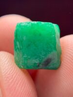 8.33ct Swat Emerald Crystal: A Bold Statement of Natural Luxury - Image 3