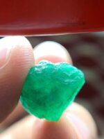 11.01 ct Swat Emerald Crystal – Nature’s Bold Masterpiece - Image 3