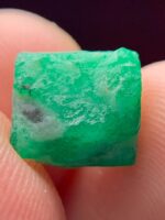 8.33ct Swat Emerald Crystal: A Bold Statement of Natural Luxury - Image 4