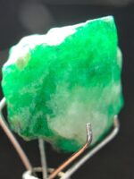Brilliant 12.37ct Swat Emerald Crystal – A Pristine Gem from Pakistan’s Treasure Valley - Image 4