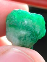 Brilliant 12.37ct Swat Emerald Crystal – A Pristine Gem from Pakistan’s Treasure Valley - Image 8