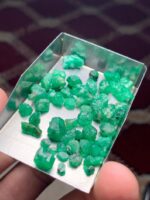 A Rare Gem: 45.30 Carat Rough Swat Emerald - Image 5