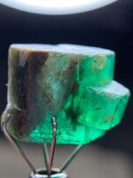 Brilliance from Swat: 14.64ct Emerald Crystal Gemstone Showcase - Image 4
