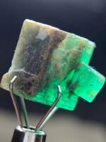 Brilliance from Swat: 14.64ct Emerald Crystal Gemstone Showcase - Image 6