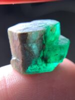 Brilliance from Swat: 14.64ct Emerald Crystal Gemstone Showcase - Image 7