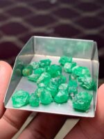 Timeless Green: 37.45 Carat Swat Emerald Rough Lot - Image 11