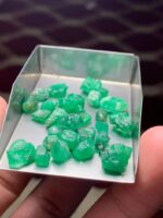 Timeless Green: 37.45 Carat Swat Emerald Rough Lot - Image 9