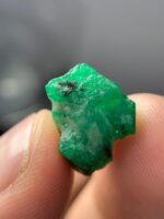 9.095 ct Swat Emerald Crystal – Untreated Gemstone, Pakistan - Image 9