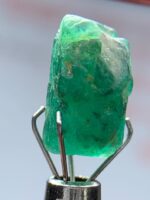 Earth-Grown Elegance: 6.05ct Emerald Crystal from Swat - Image 4