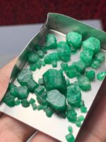 75.40ct Swat Emerald Rough Lot (11x11x10mm): Large Natural Crystals with Rich Green Color - Image 5