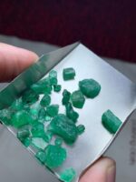 Swat’s Emerald Splendor: 35.70 Carat Rough Emerald Lot - Image 3
