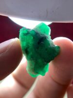 25.41ct Emerald Crystal from Swat – Vivid, Untouched, and Museum-Worthy - Image 3