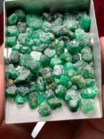 96.85ct Swat Emerald Lot: Raw Green Crystals, Pakistan - Image 2