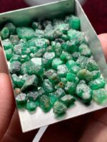 96.85ct Swat Emerald Lot: Raw Green Crystals, Pakistan - Image 3