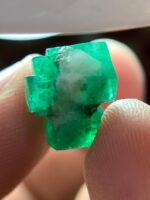 Majestic Green: 9.20 Carat Emerald Crystal from Swat Valley, Pakistan - Image 9