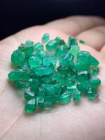 Verdant Rarity: 43.35 Carat Swat Emerald Rough Lot - Image 2