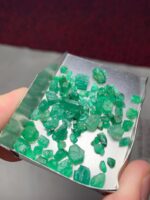 Verdant Rarity: 43.35 Carat Swat Emerald Rough Lot - Image 7