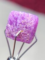 Raw African Ruby Crystal: 11.915ct Untreated Corundum - Image 5
