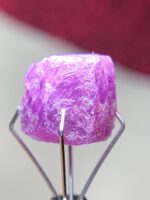Raw African Ruby Crystal: 11.915ct Untreated Corundum - Image 10
