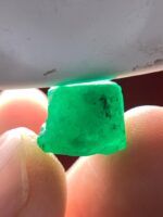 Unveiling the 13.75ct Emerald Crystal: A Gorgeous Gemstone of Timeless Beauty - Image 2