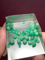 37.10ct Swat Emerald Rough Lot: High-Grade Crystals with Deep Green Saturation - Image 6