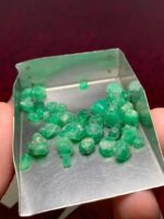 37.10ct Swat Emerald Rough Lot: High-Grade Crystals with Deep Green Saturation - Image 9