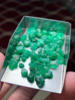 Discovering a Rare 46.65 ct Rough Emerald Lot from Swat, Pakistan - Image 8