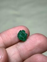 Discovering a Rare Beauty: 2.42 Carat Emerald Crystal from Swat - Image 2