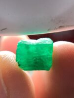 Shining Bright: The 5.40ct Emerald Crystal - A Perfectly Proportioned Gem - Image 4