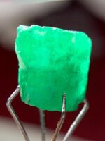 Shining Bright: The 5.40ct Emerald Crystal - A Perfectly Proportioned Gem - Image 6