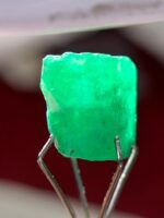 Shining Bright: The 5.40ct Emerald Crystal - A Perfectly Proportioned Gem - Image 7