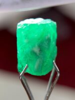 Shining Bright: The 5.40ct Emerald Crystal - A Perfectly Proportioned Gem - Image 9