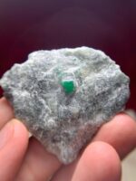 212.0 ct Swat Emerald Specimen: A Monumental Gem from Pakistan’s Highlands - Image 4