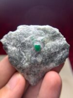 212.0 ct Swat Emerald Specimen: A Monumental Gem from Pakistan’s Highlands - Image 9