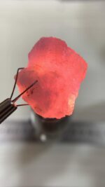 51.77 ct Hackmanite Crystal – A Statement Crystal of Rare Optical Wonder - Image 2