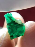 New Addition: 4.12 ct Swat Emerald Crystal — Strong Form, Solid Depth - Image 2