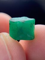 Stunning 5.75ct Emerald Crystal: Unveiling the Beauty of 9.53 x 7.85 x 7.32mm - Image 3