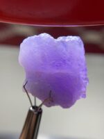 51.77 ct Hackmanite Crystal – A Statement Crystal of Rare Optical Wonder - Image 3