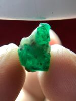 New Addition: 4.12 ct Swat Emerald Crystal — Strong Form, Solid Depth - Image 6