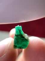 New Addition: 4.12 ct Swat Emerald Crystal — Strong Form, Solid Depth - Image 8