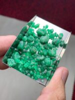 Rough Lot Showcase: 58.44 ct Swat Emerald Crystal Parcel - Image 2