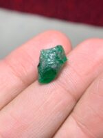 Hidden in the Hills: A 7.15ct Swat Emerald Crystal and Its Rare Beauty - Image 2