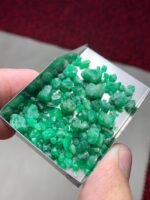 Rough Lot Showcase: 58.44 ct Swat Emerald Crystal Parcel - Image 3