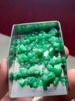 Rough Lot Showcase: 58.44 ct Swat Emerald Crystal Parcel - Image 4