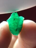 Hidden in the Hills: A 7.15ct Swat Emerald Crystal and Its Rare Beauty - Image 7