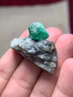 Regal Swat Emerald: 115-Carat Natural Specimen - Image 2