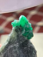 A Monumental 274.50ct Swat Emerald Specimen: Rare Natural Treasure - Image 2