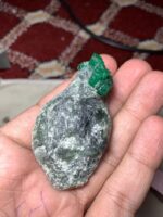 A Monumental 274.50ct Swat Emerald Specimen: Rare Natural Treasure - Image 11