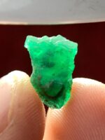 Spotlight: 4.71 ct Emerald Crystal from Swat — Elongated and Deep - Image 4