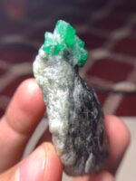 A Monumental 274.50ct Swat Emerald Specimen: Rare Natural Treasure - Image 7
